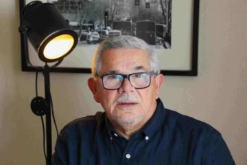 Ulises Navea Díaz presenta ‘Cuentos, cartas y escritos de Emilio Martell’, su conmovedor debut literario